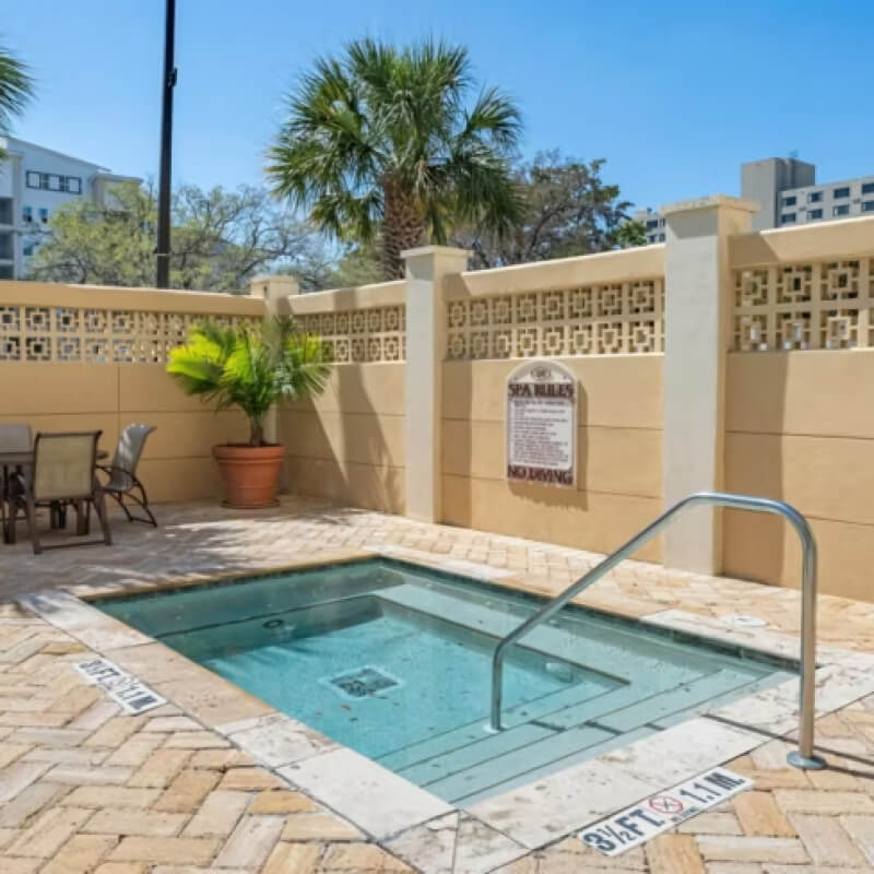Crowne Plaza Orlando-Downtown with hot tub, perfect for relaxation